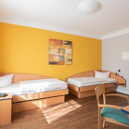 Hotel Mit-Mensch Berlin Exteriör bild