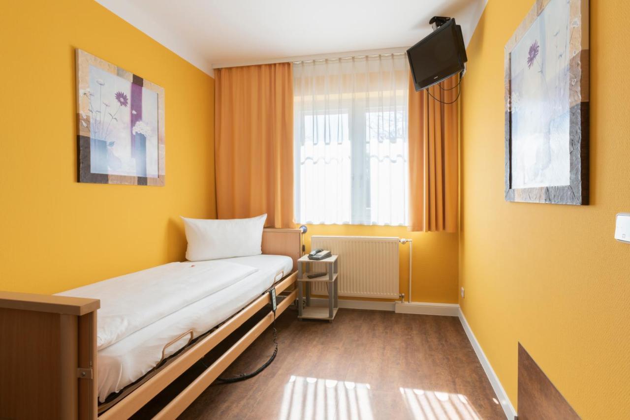 Hotel Mit-Mensch Berlin Exteriör bild